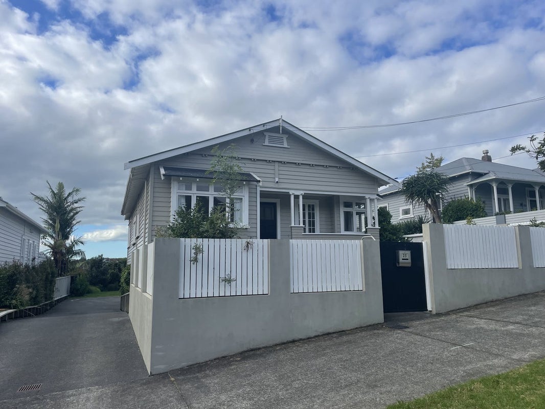 25 Springfield Road, Morningside, Auckland - Carousel 1