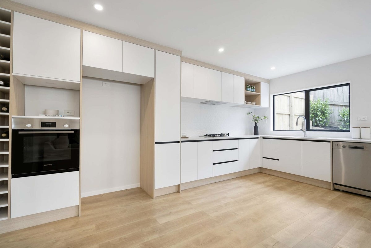 45 Seon Place, Birkdale, Auckland - Carousel 2