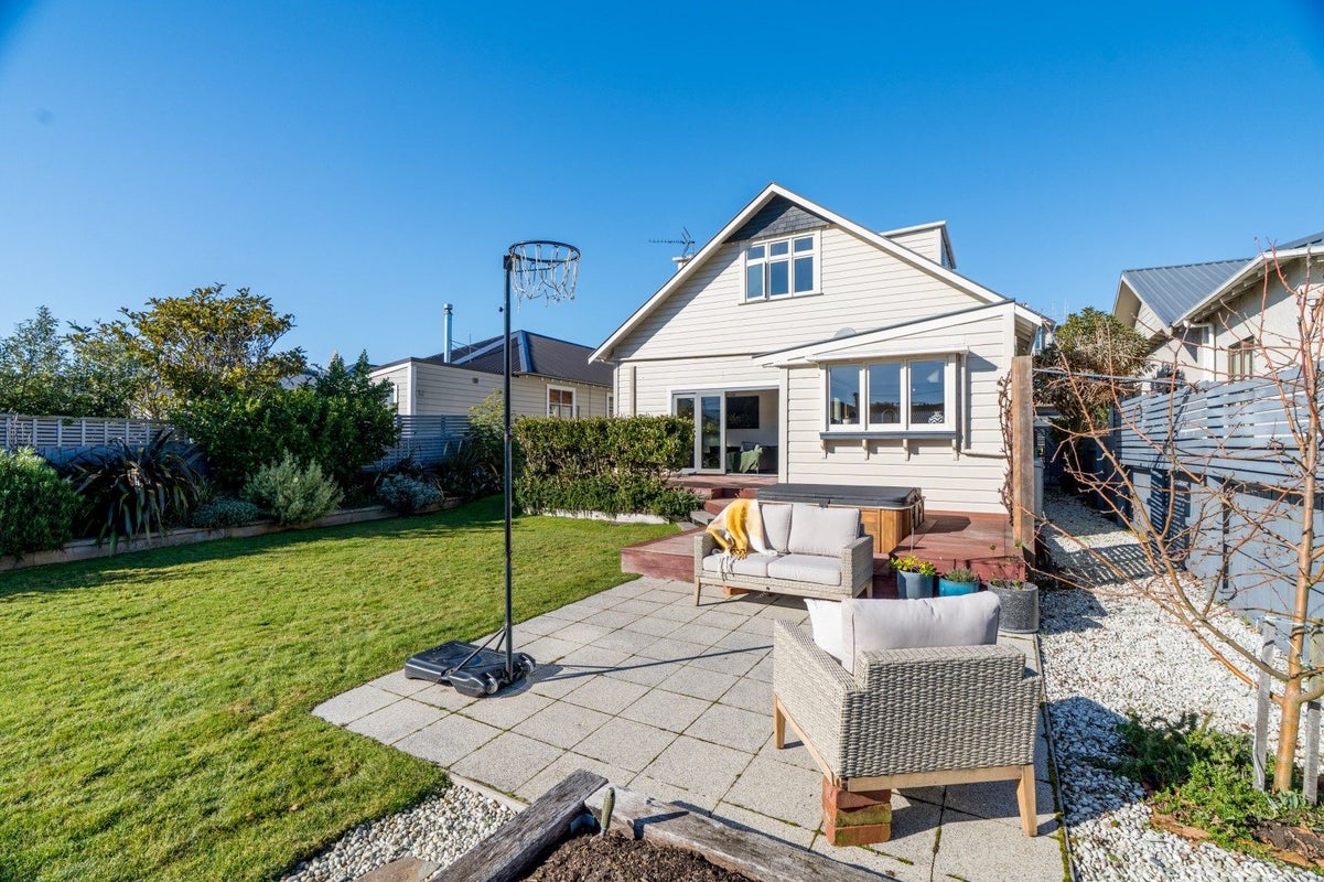 180 Victoria Road, Saint Clair, Dunedin - Carousel 1