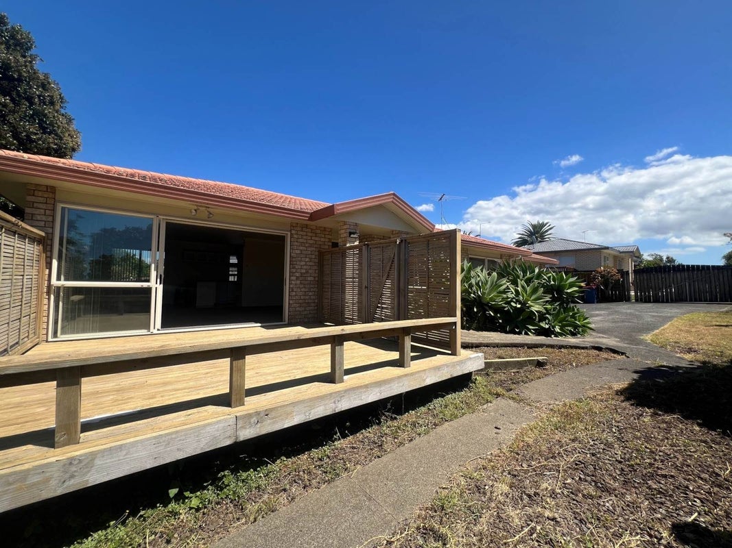 203A Te Atatu Road, Te Atatu South, Auckland - Carousel 2