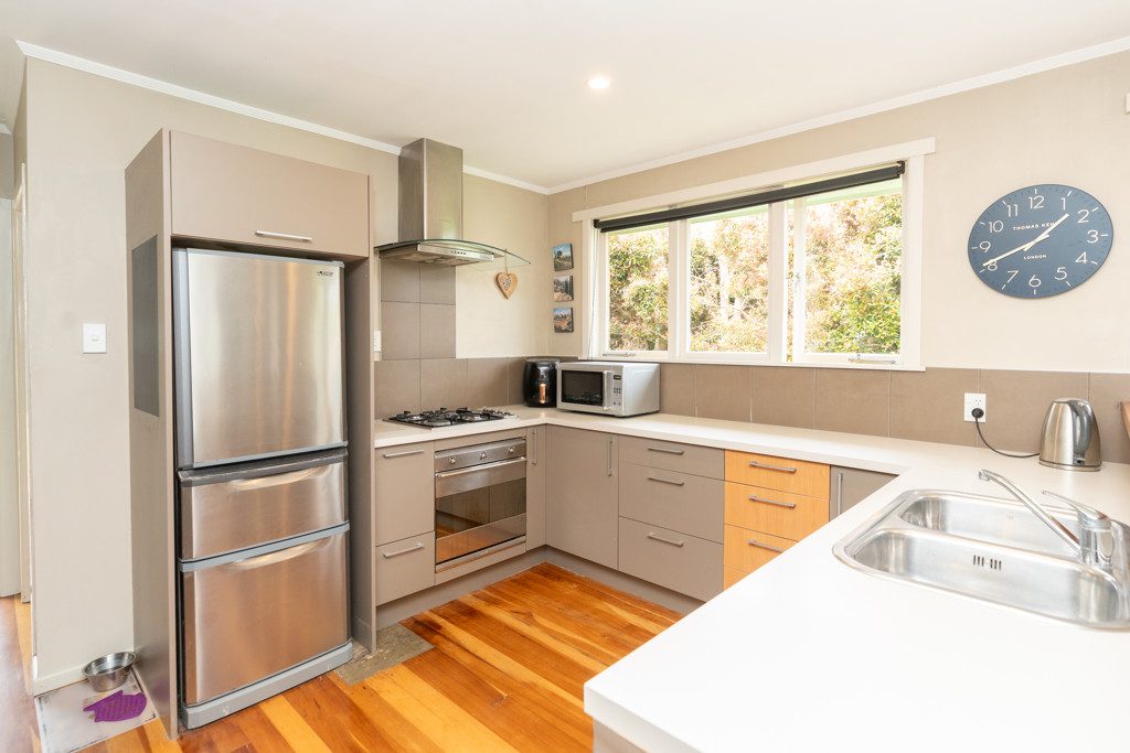 8 Aurora Terrace, Hillcrest, Hamilton - Carousel 2