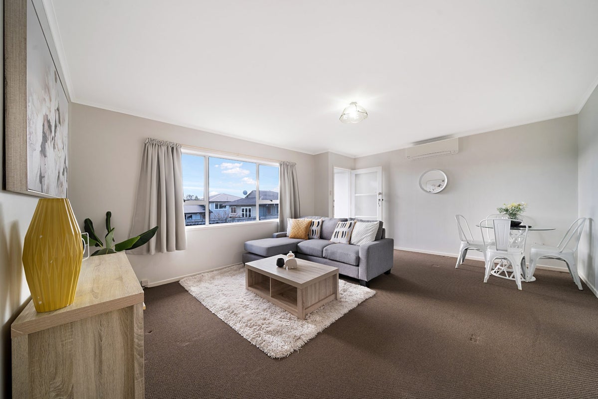 1/28 Taipari Road, Te Atatu Peninsula, Auckland - Carousel 2