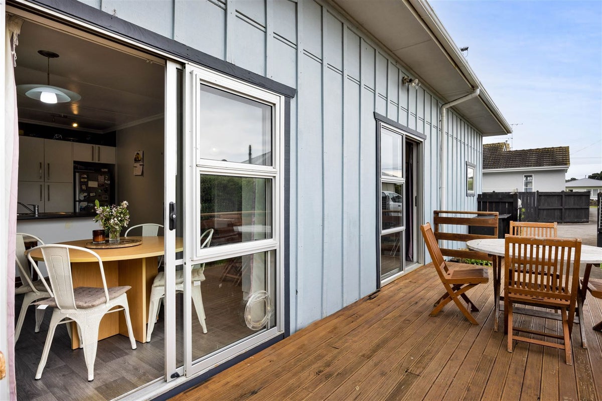 7A Tupoki Street, Glen Avon, New Plymouth - Carousel 1