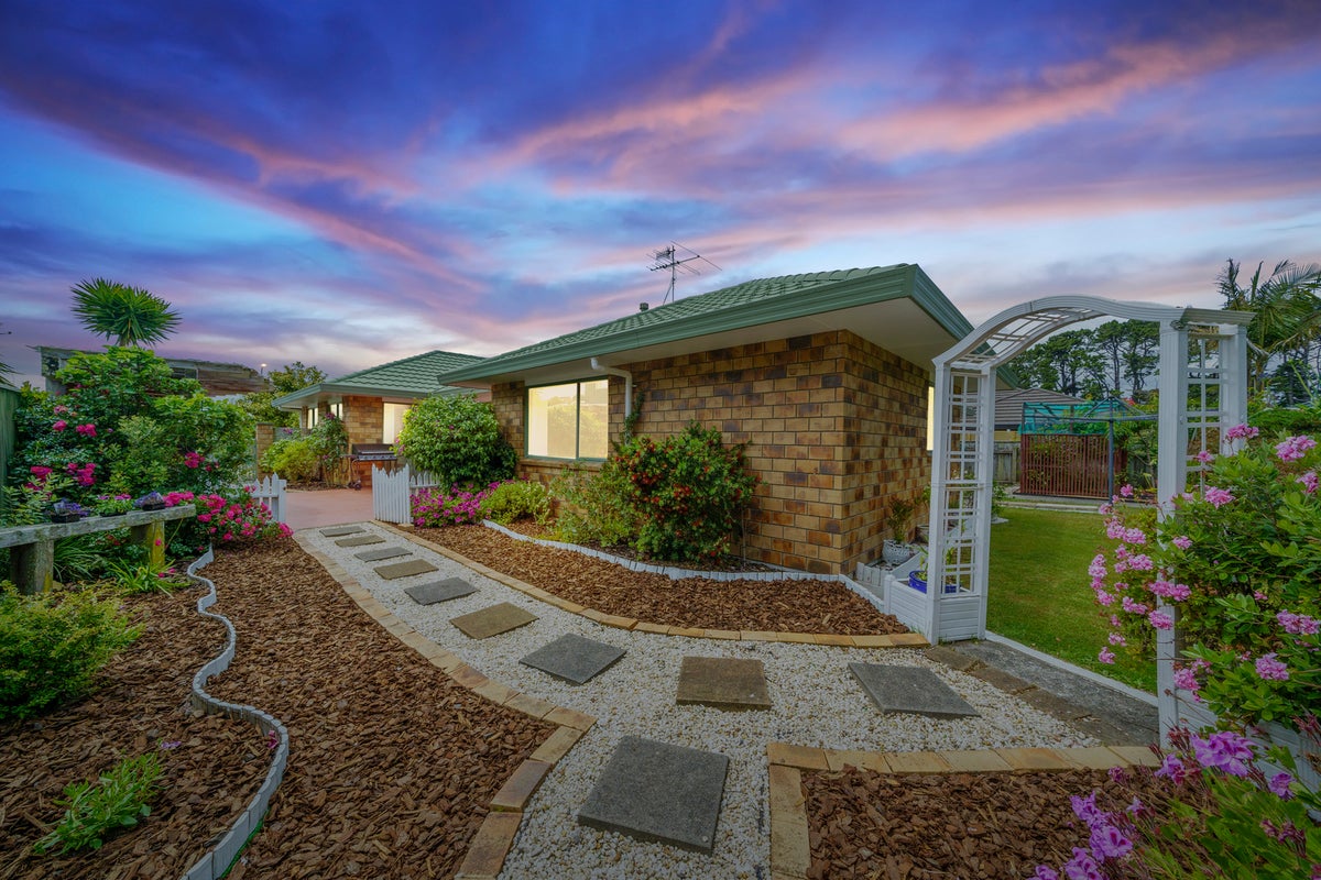 4 Jeannie Way, Waikanae Beach, Waikanae - Carousel 2