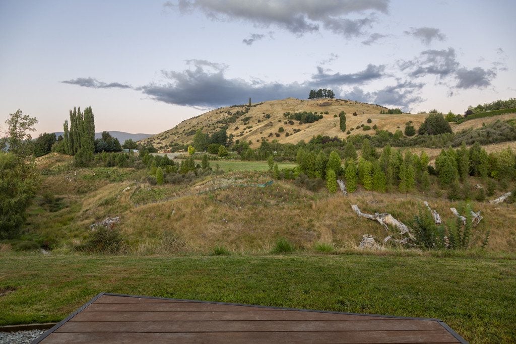 7 Longlands Street, Lake Hayes, Queenstown - Carousel 2