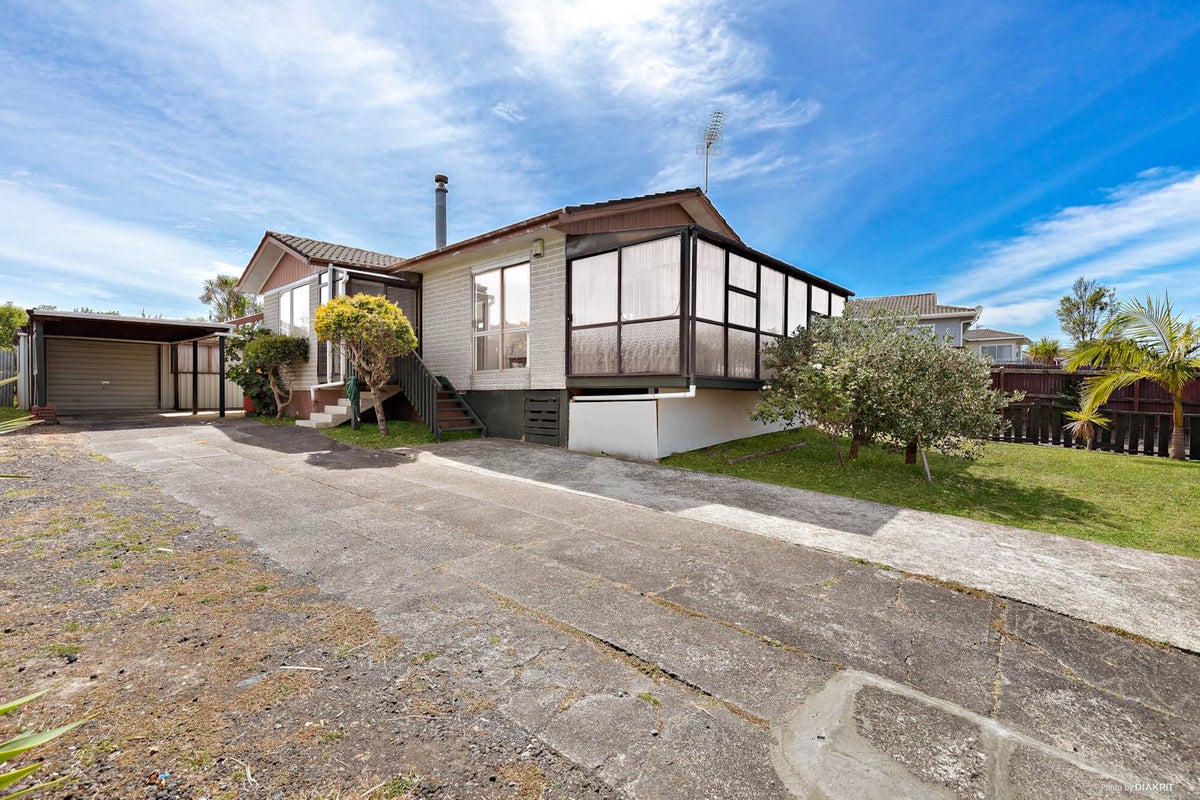 27 Kelman Road, Kelston, Auckland - Carousel 1