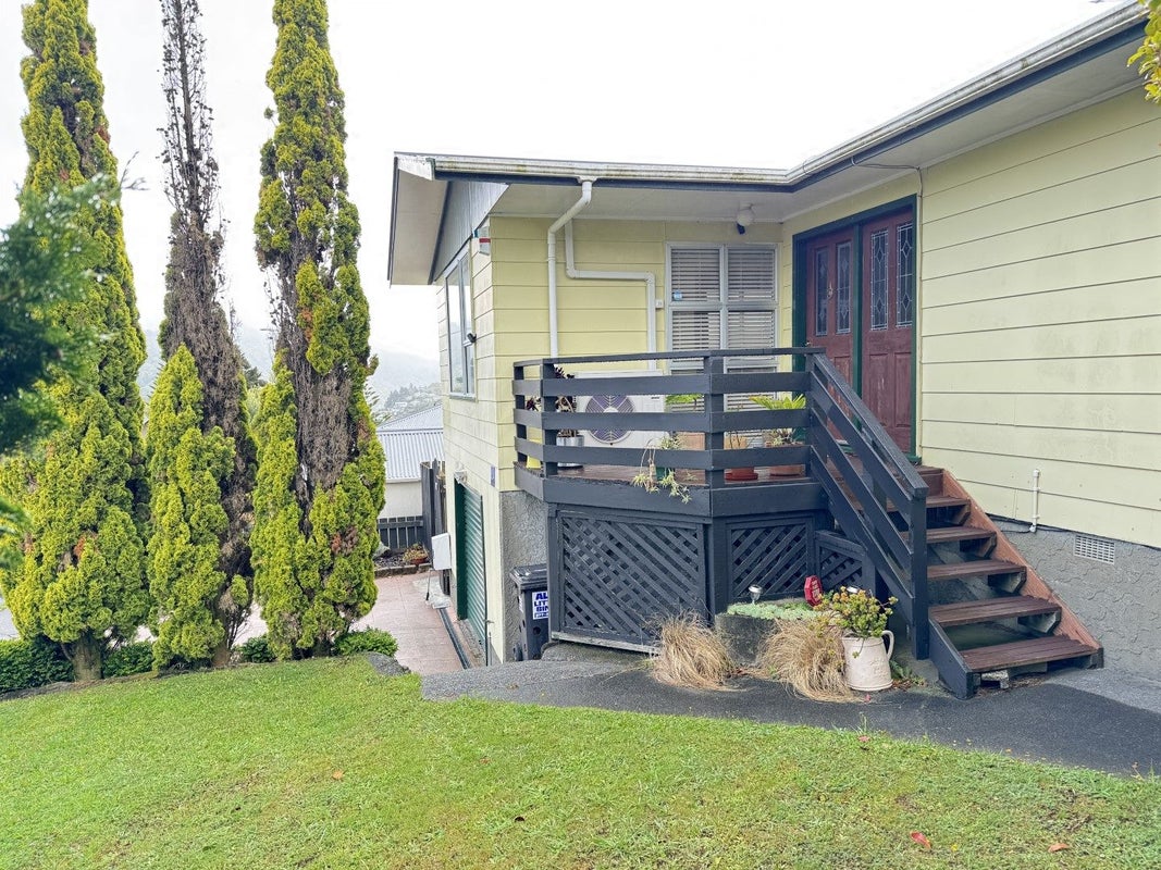 129 Holborn Drive, Stokes Valley, Lower Hutt - Carousel 2