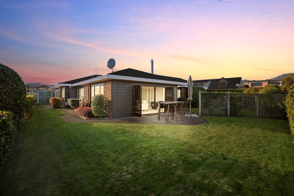 2/77 Harvey Street, Waipahihi, Taupo - Carousel 1