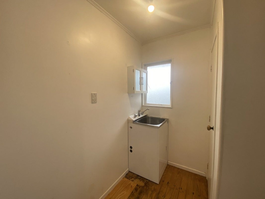 43 Blease Street, New Lynn, Auckland - Carousel 13