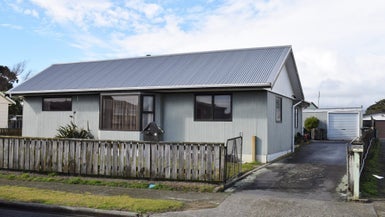 11 Hewson Crescent, Otaki Beach, Otaki - Carousel 1