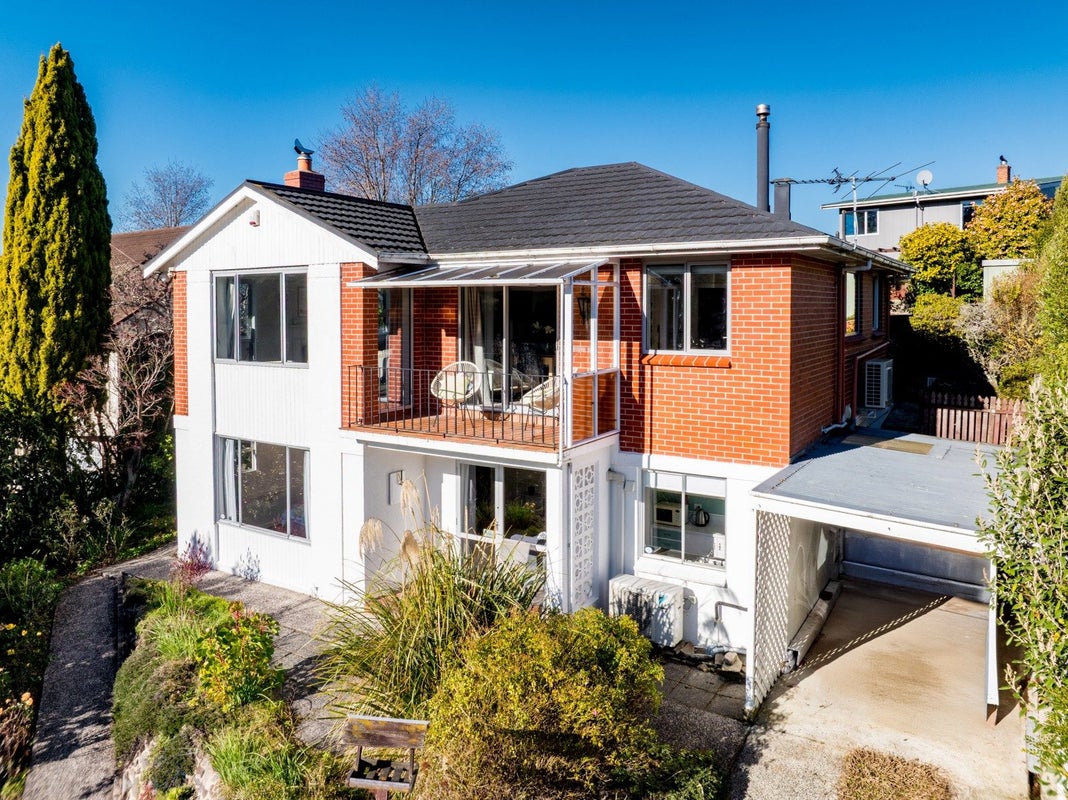 43 Pioneer Crescent, Helensburgh, Dunedin - Carousel 1