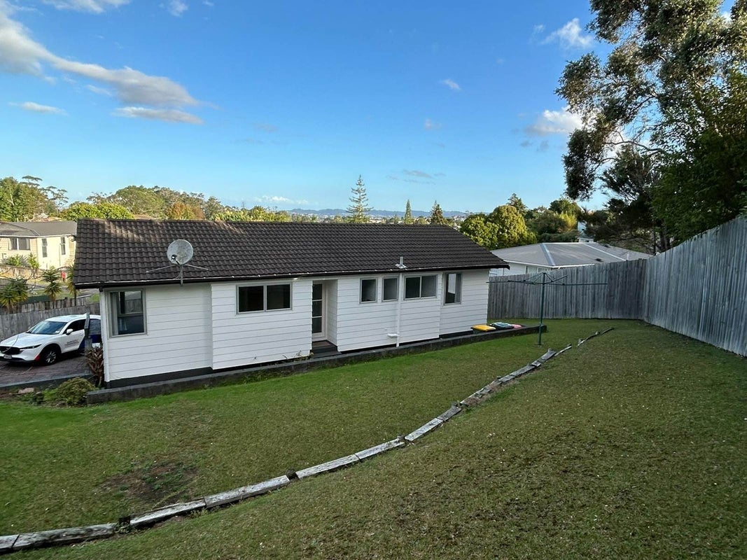 44 Clyma Place, Massey, Auckland - Carousel 2