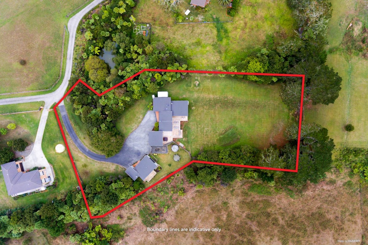 145A Chamberlain Road, Massey, Auckland - Carousel 1