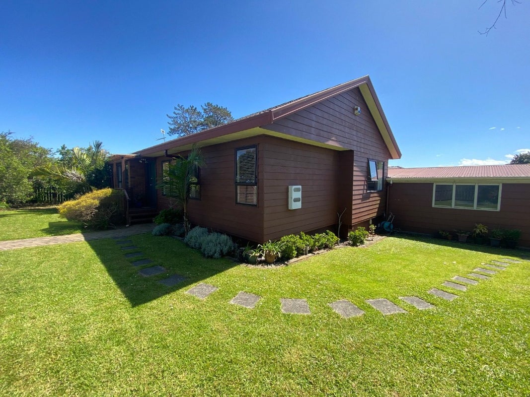 37 Burswood Drive, Burswood, Auckland - Carousel 1