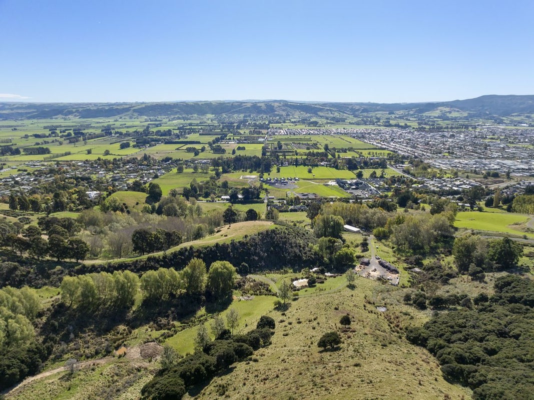 31 Main South Road, East Taieri, Mosgiel - Carousel 2