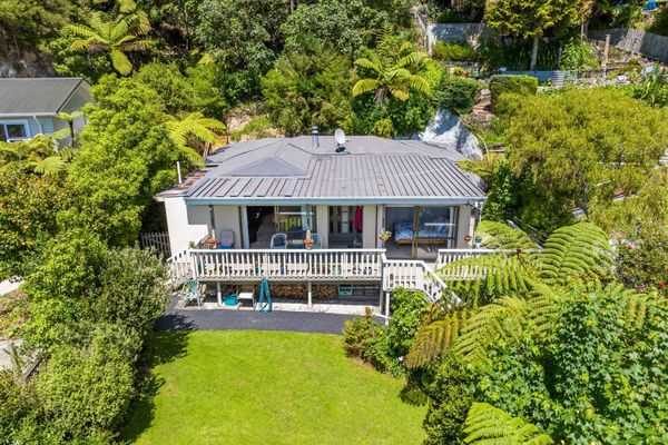 14 Hine Road, Wainuiomata, Lower Hutt - Carousel 1