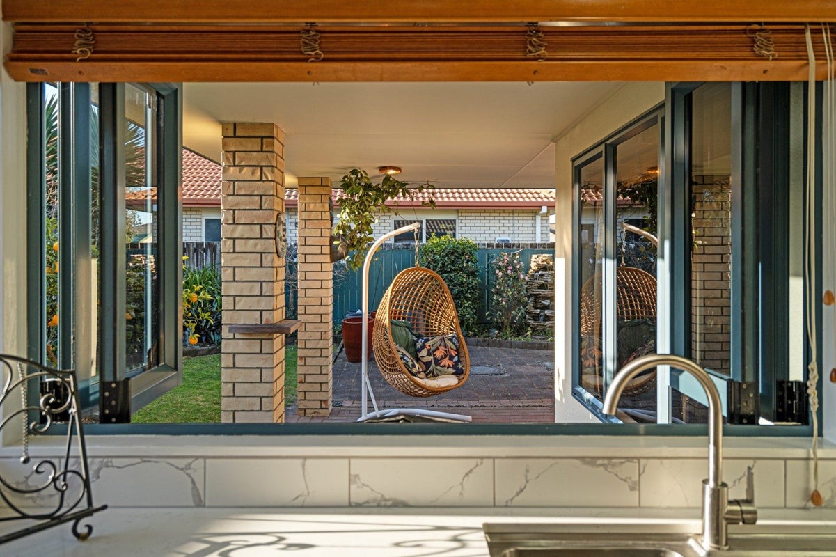 38 Corinth Grove, Papamoa Beach, Papamoa - Carousel 1