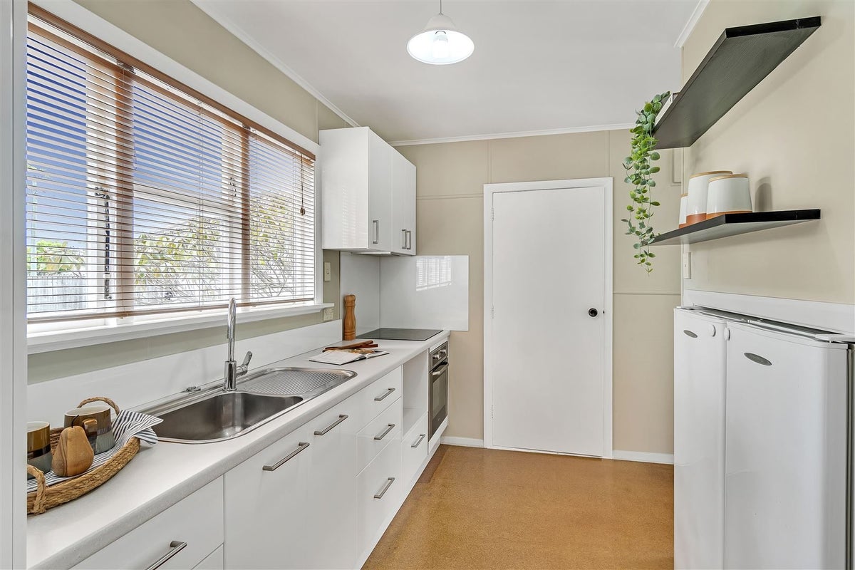 29 Flay Crescent, Burnside, Christchurch - Carousel 2