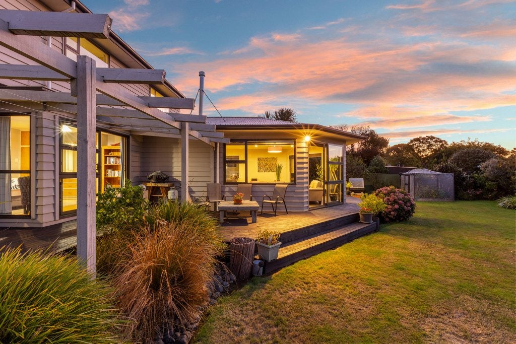 33 Eastern Terrace, Beckenham, Christchurch - Carousel 2