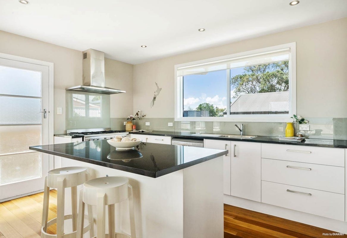 43 Sunnynook Road, Forrest Hill, Auckland - Carousel 2