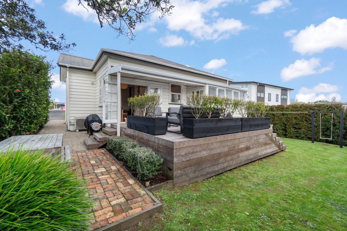 236 Birkdale Road, Birkdale, Auckland - Carousel 1