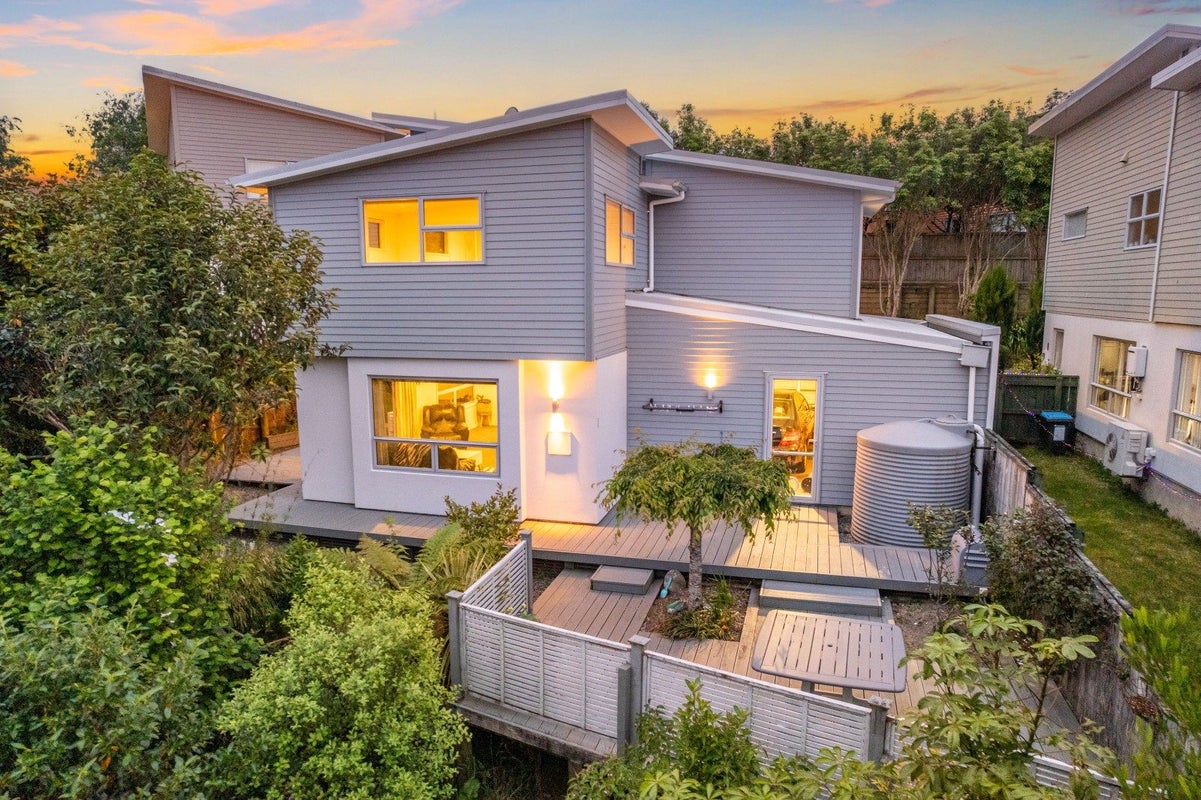 82B Kirton Drive, Riverstone Terraces, Upper Hutt - Carousel 1