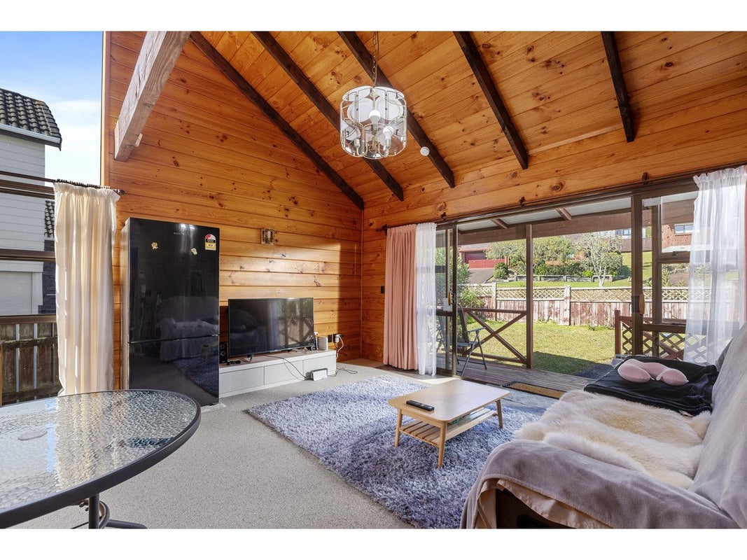 56 Kennedy Avenue, Forrest Hill, Auckland - Carousel 2