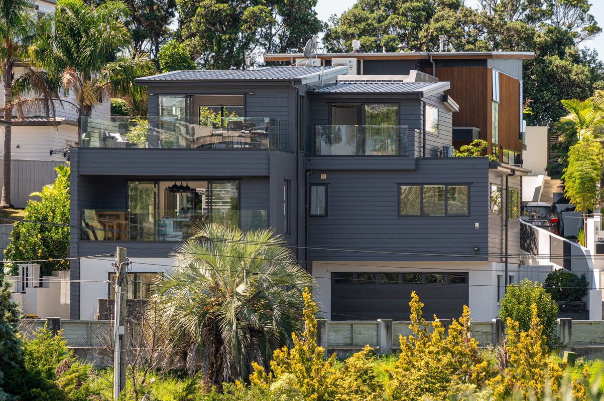 131 Beach Road, Castor Bay, Auckland - Carousel 34