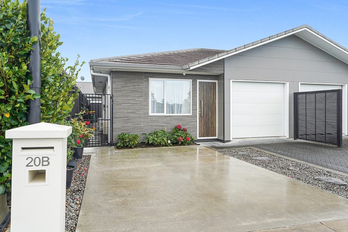 20B Yanicks Crescent, Fitzroy, Hamilton - Carousel 1