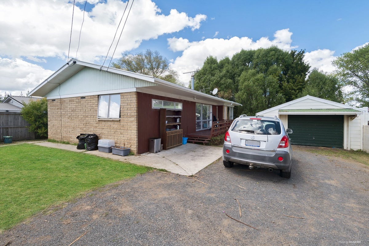 15 Ellicott Road, Nawton, Hamilton - Carousel 1