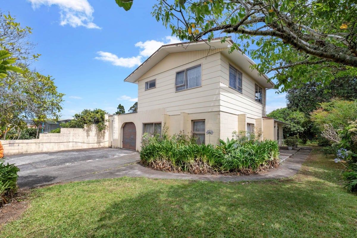 107 Raglan Street, Mangere East, Auckland - Carousel 2
