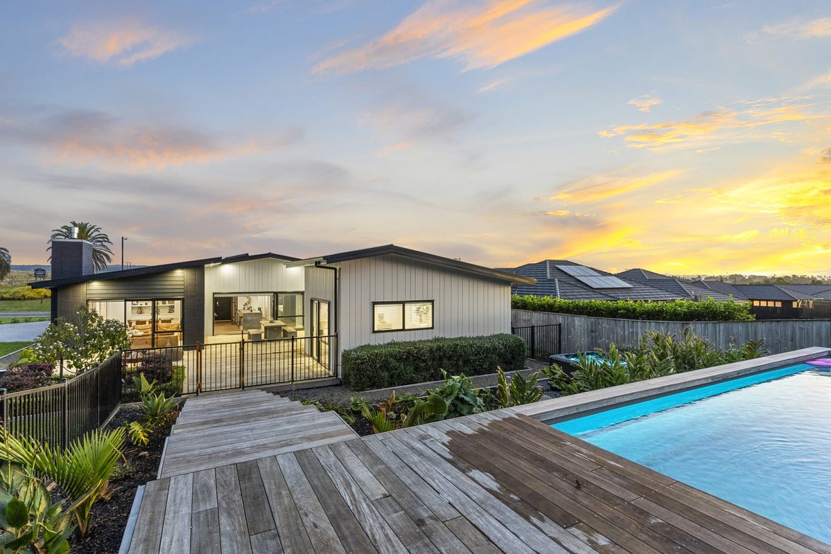49 Jack Lachlan Drive, Beachlands, Auckland - Carousel 2