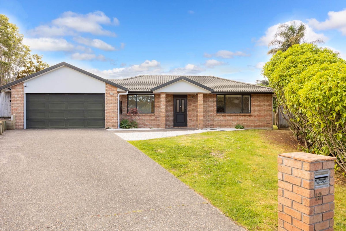 12 George Deane Place, Greenhithe, Auckland - Carousel 1