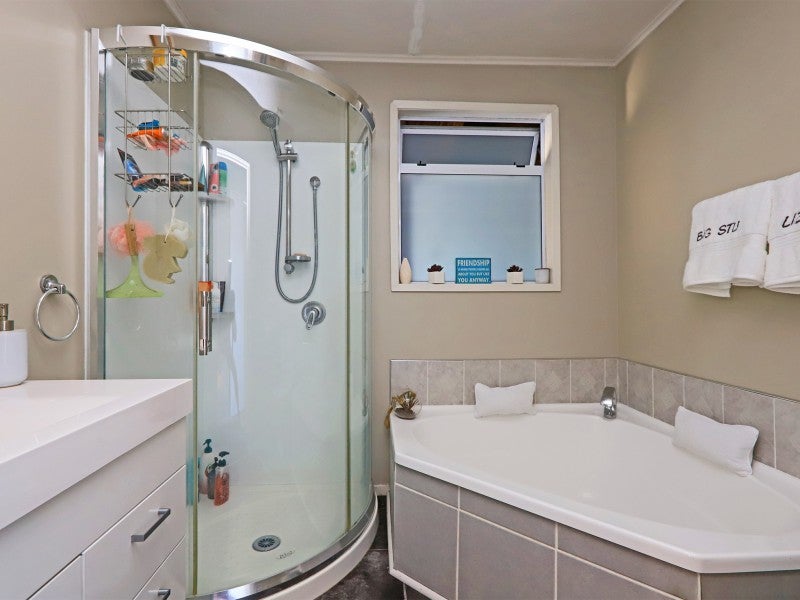 2/807 Lyell Street, Akina, Hastings - Carousel 12