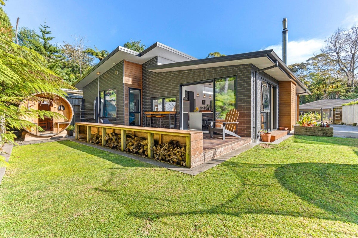 10 Bright Way, Lower Vogeltown, New Plymouth - Carousel 1