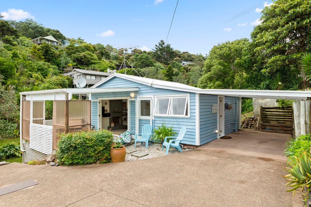 18 Miro Road, Palm Beach, Waiheke Island - Carousel 1