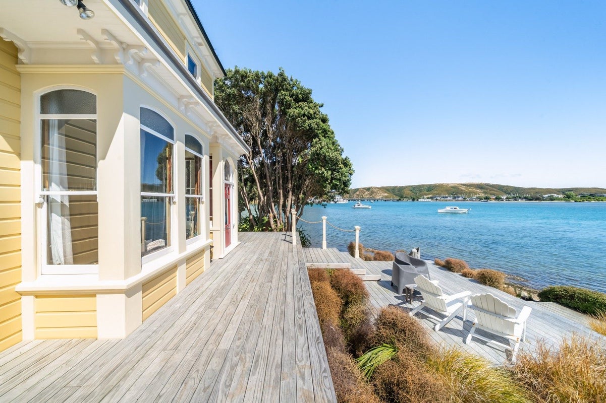 55 Paremata Road, Paremata, Porirua - Carousel 2