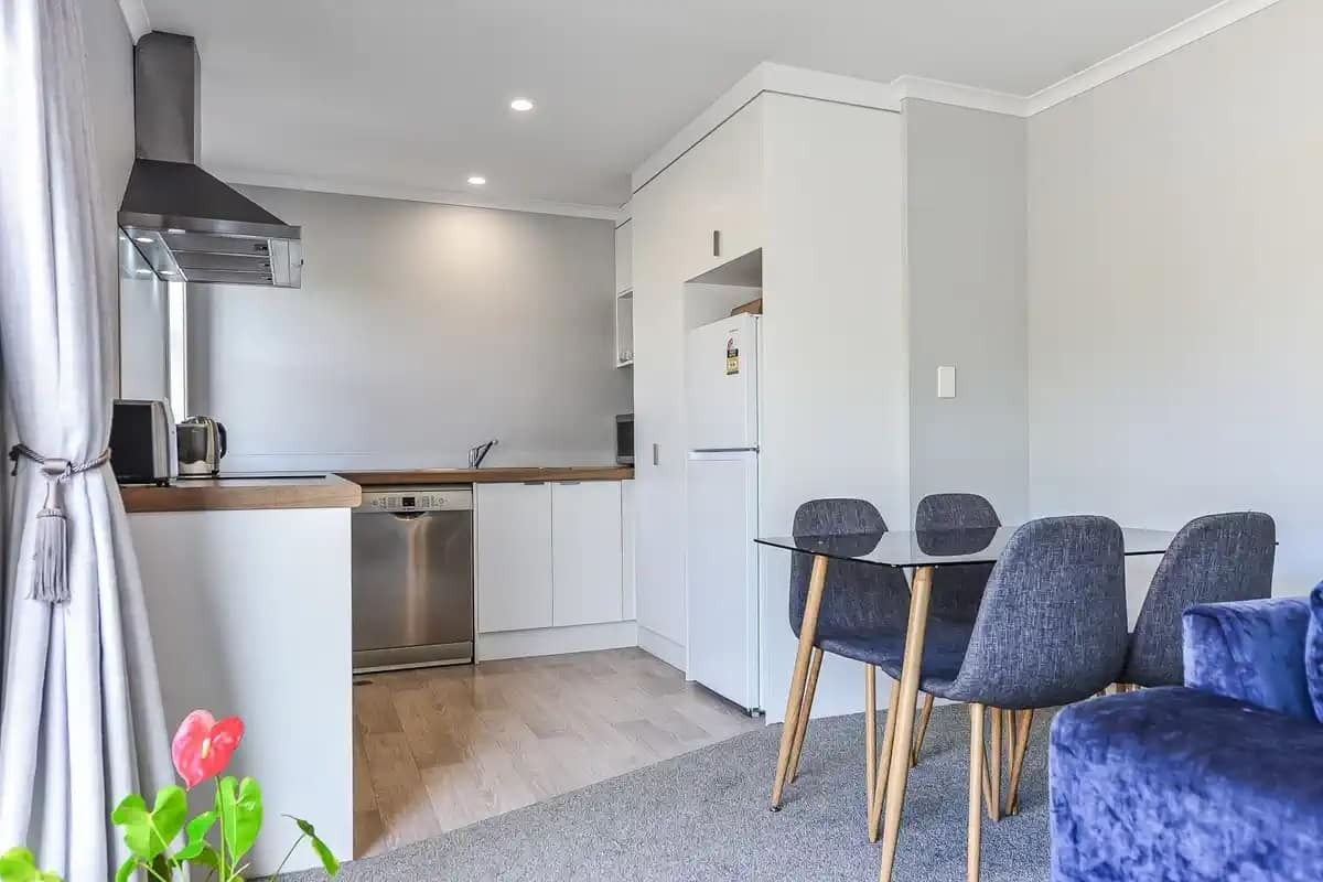 6/3 Charlemont Street, Whitiora, Hamilton - Carousel 2