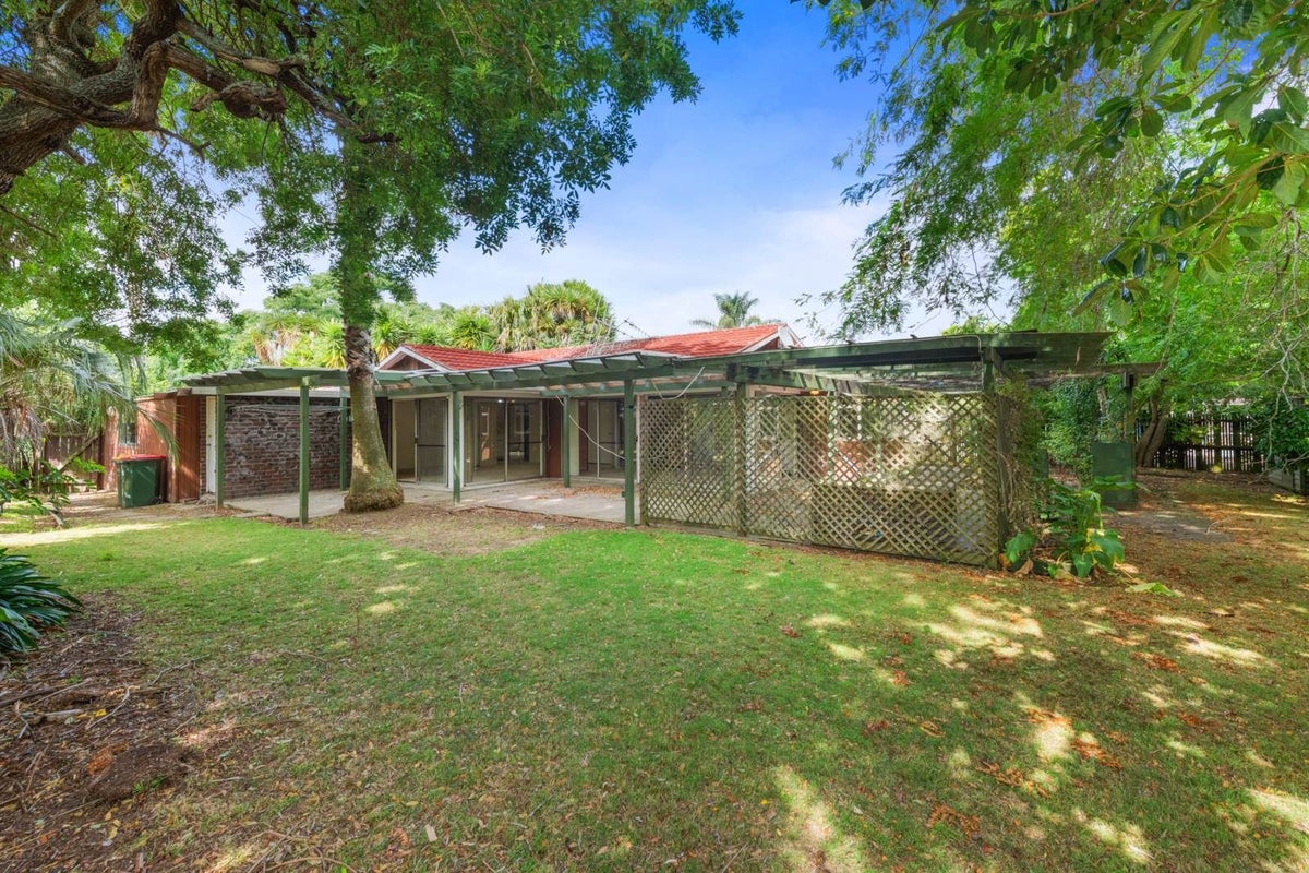 7 Corolu Place, Conifer Grove, Takanini - Carousel 2