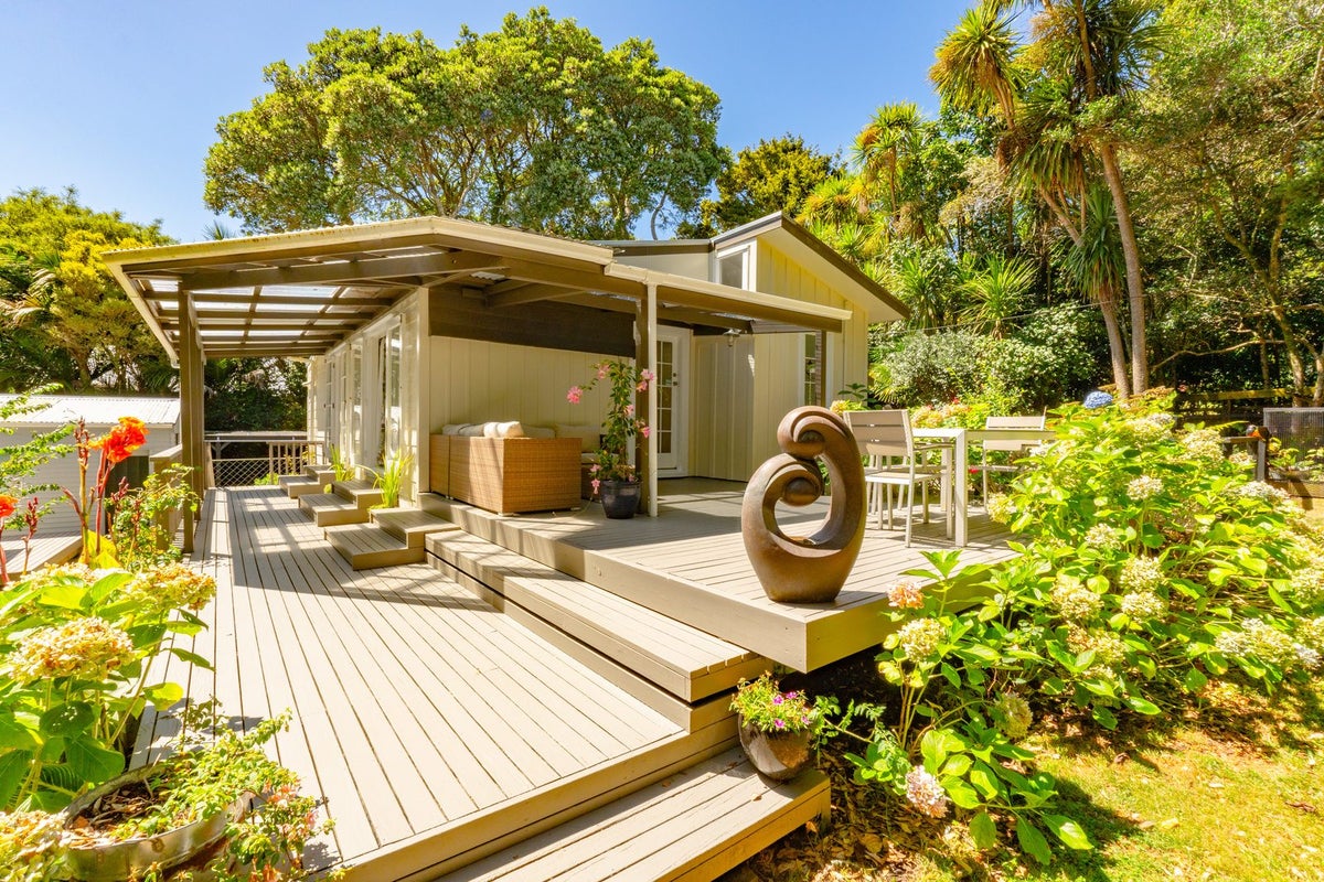 31 Tane Road, Laingholm, Auckland - Carousel 2