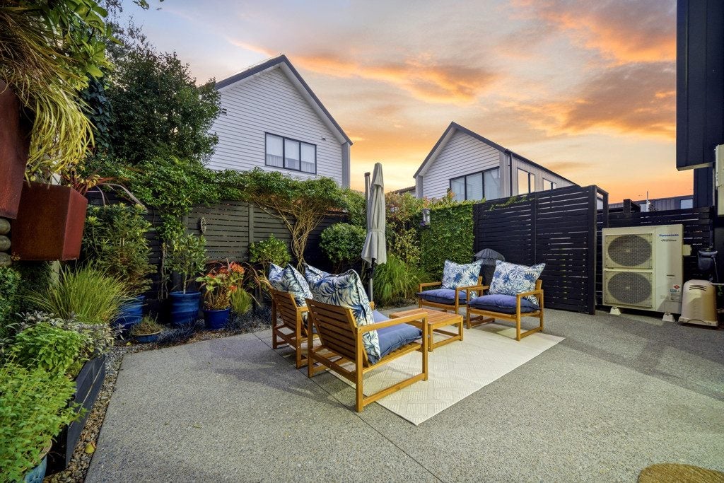 2 Windlass Street, Long Bay, Auckland - Carousel 2