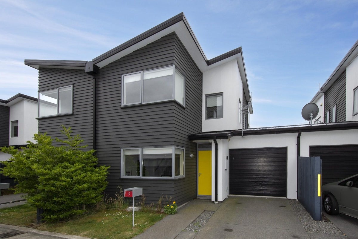 5 Longueval Lane, Broomfield, Christchurch - Carousel 1