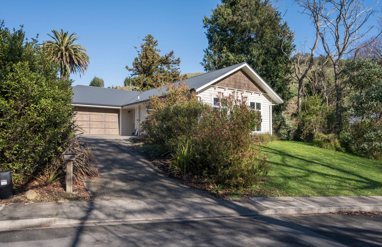 2 Woodford Lane, Stoke, Nelson - Carousel 2