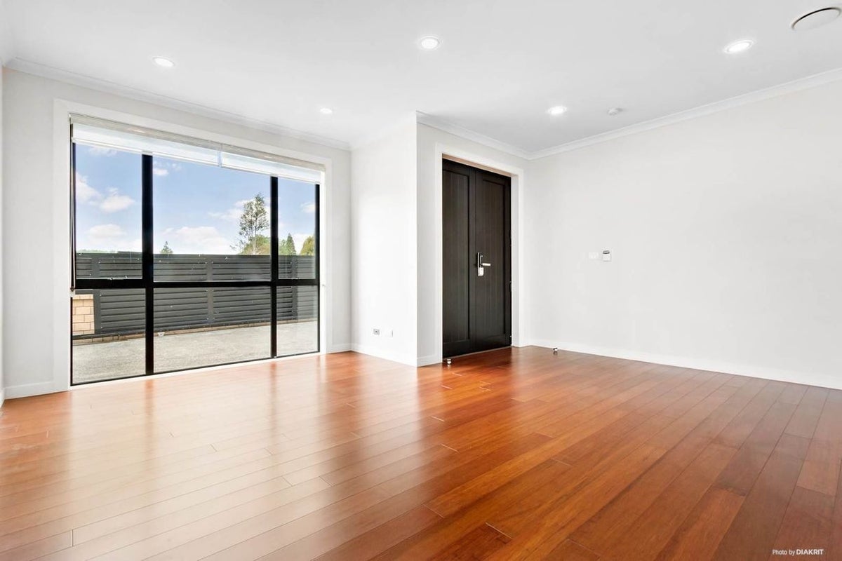 21 Cranford Drive, Flat Bush, Auckland - Carousel 2