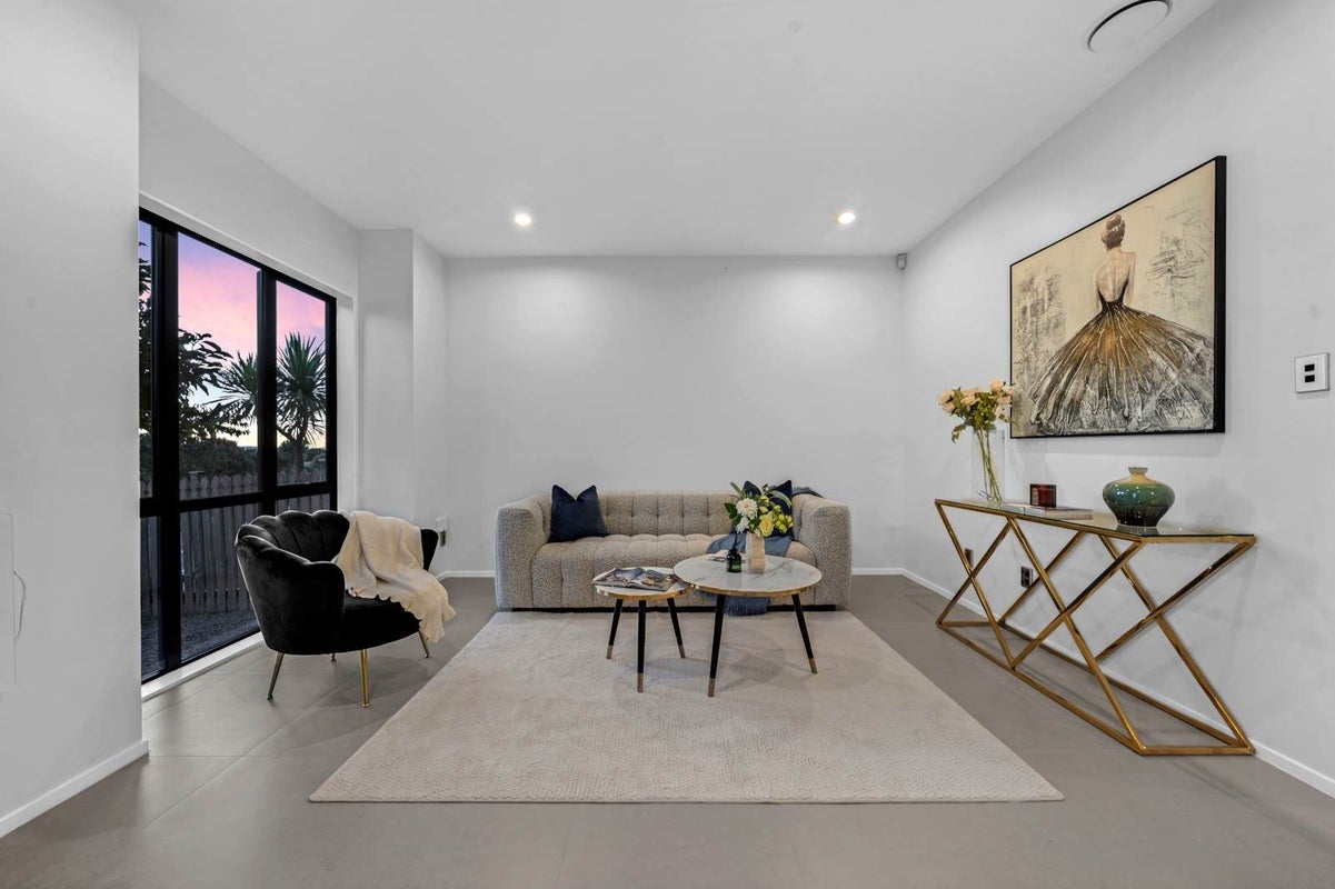 3 Haddington Drive, Flat Bush, Auckland - Carousel 2