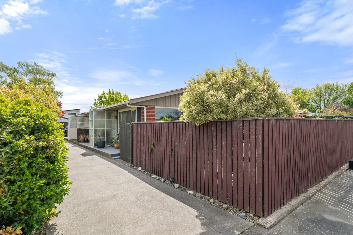 1/7 Erica Street, Papanui, Christchurch - Carousel 1
