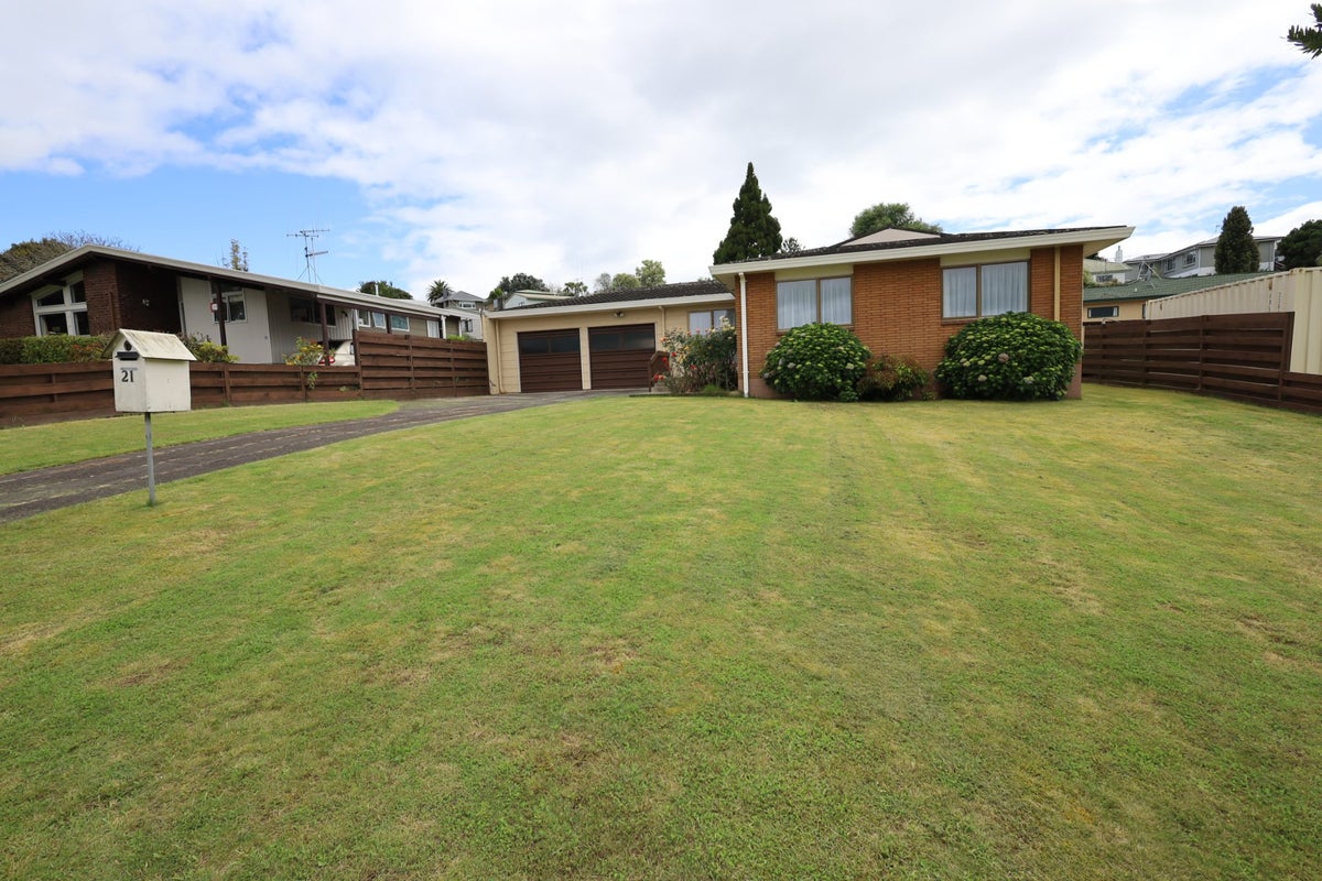 21 Birmingham Street, Judea, Tauranga - Carousel 1