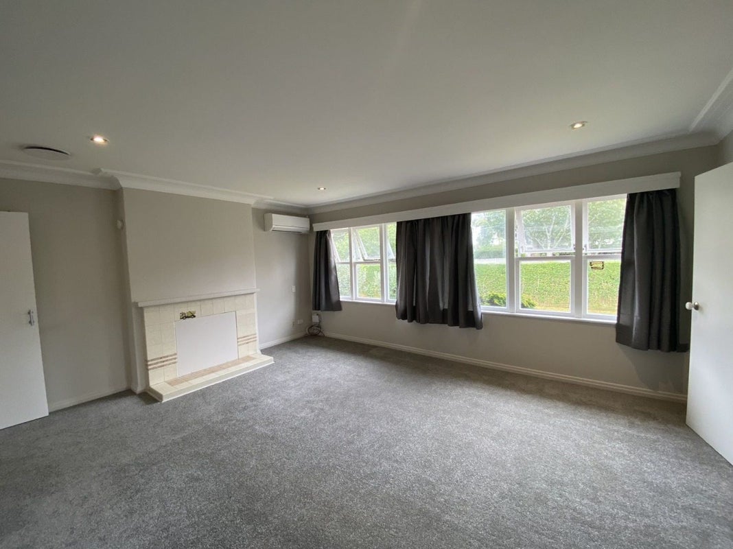 2/2 Banff Avenue, Epsom, Auckland - Carousel 2