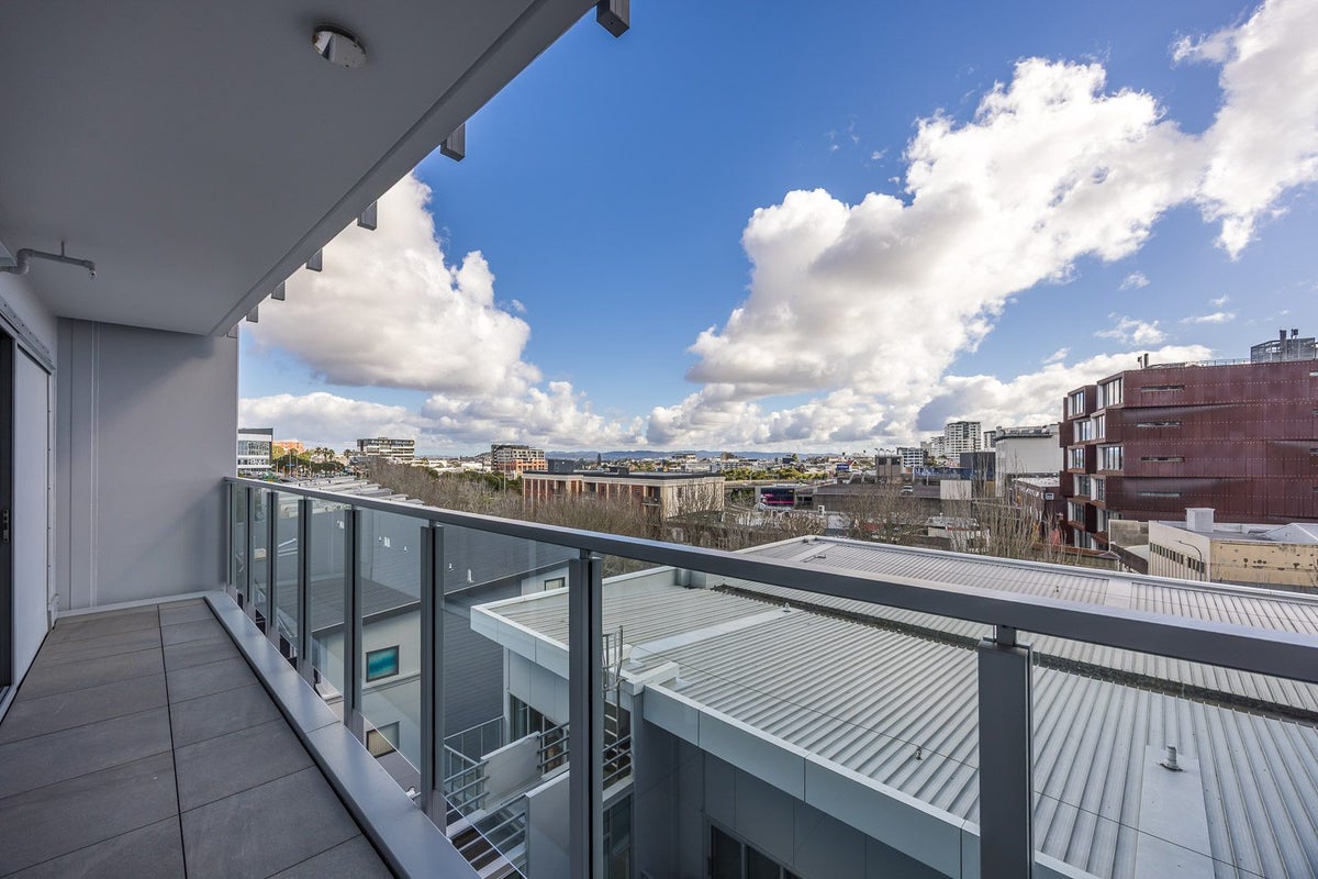 6G/14 Upper Queen Street, Newton, Auckland - Carousel 2