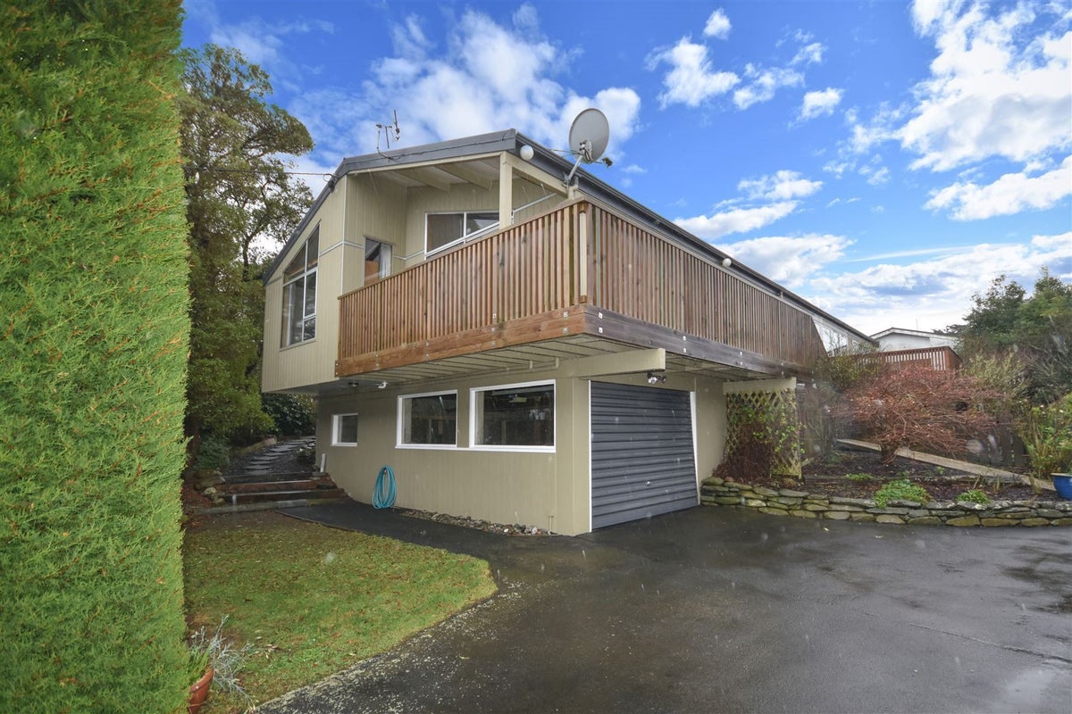 311 Highcliff Road, Highcliff, Dunedin - Carousel 1